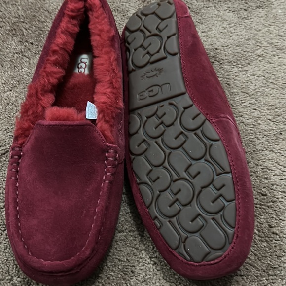 Ugg slippers size 11 brand new - Picture 2 of 6